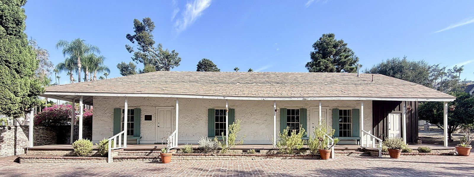 Casa Adobe de San Rafael in Glendale, a long single story adobe house with a tile roof and, a Wikimedia Commons photograph in the encyclopedia of Mike Kobeissi