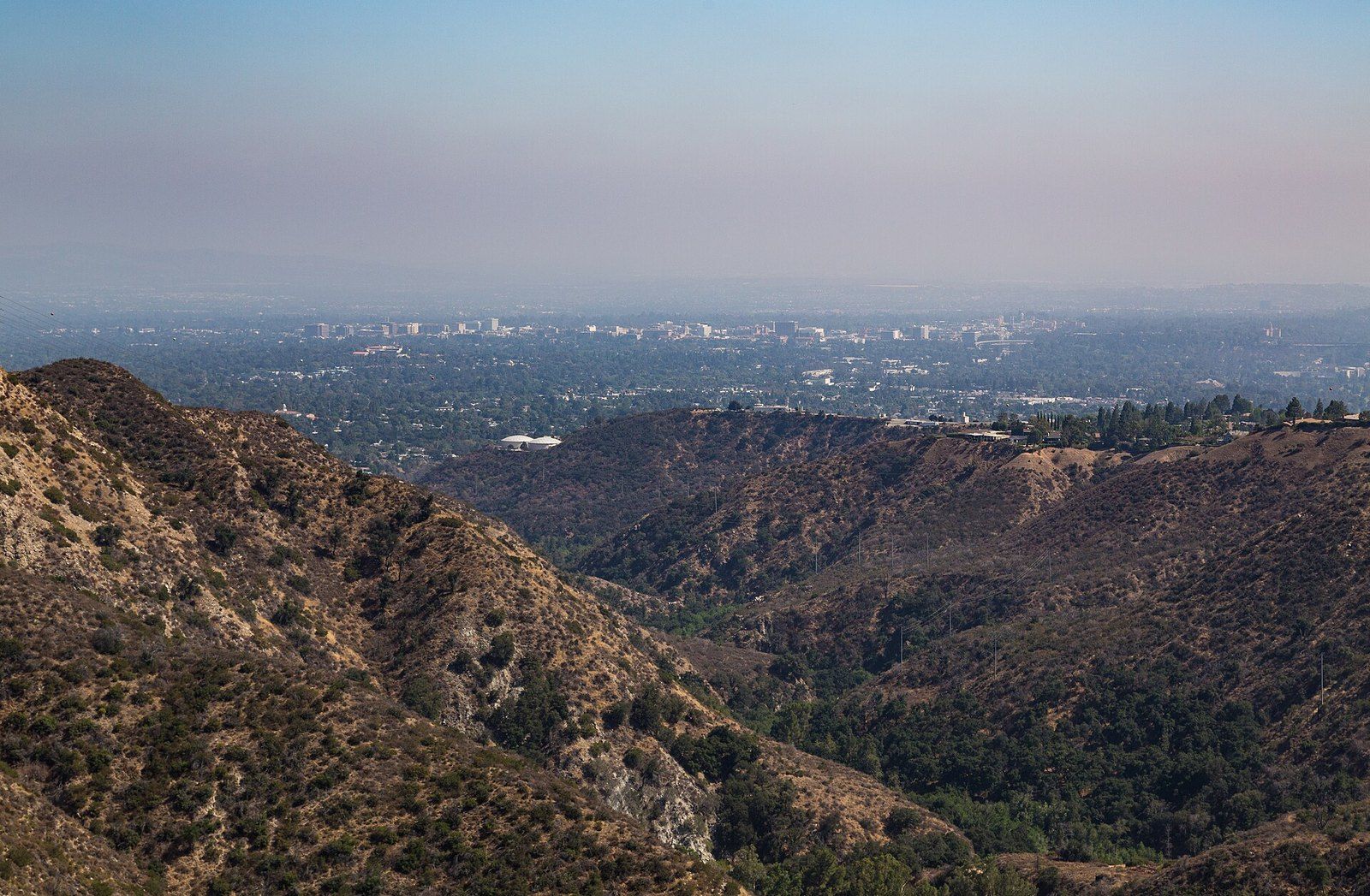 The basin of Glendale, Burbank and Pasadena seen from the Angeles National Forest above La, a Wikimedia Commons photograph in the encyclopedia of Mike Kobeissi